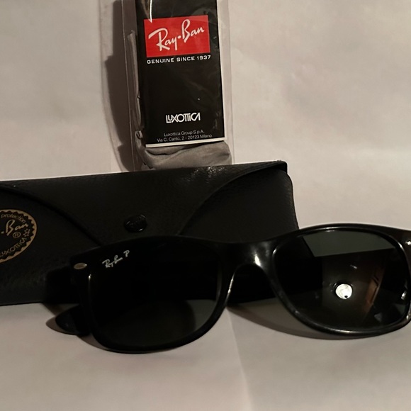 Ray ban new wayfarer black main image 6